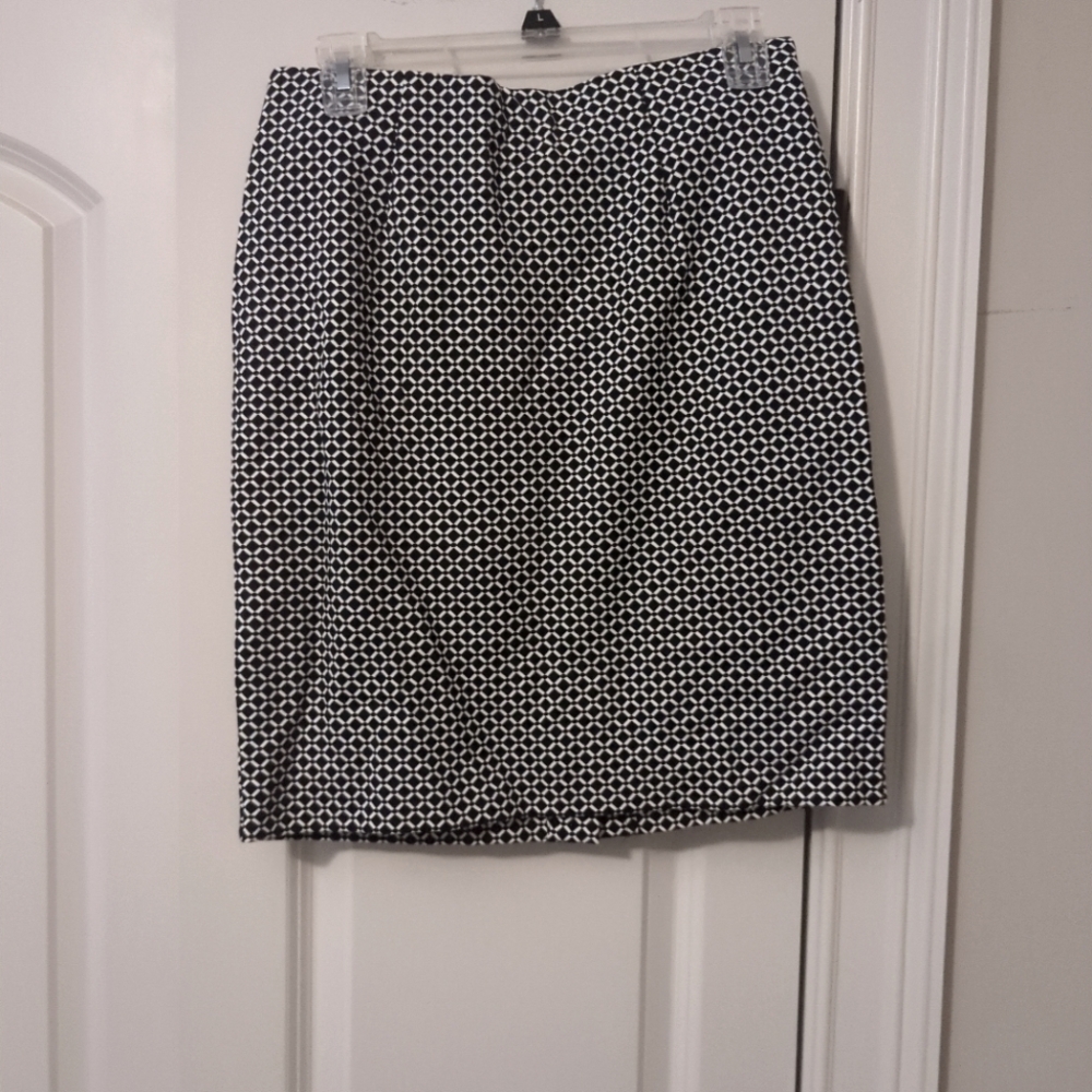 J. Jill Black and White Knee-Length Pencil Skirt